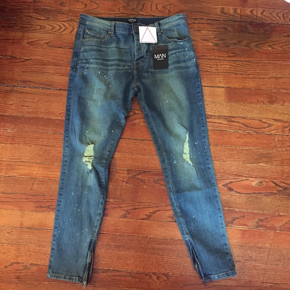 💝NWT Men’s boohooMan Skinny Ripped Knee Paint Spl